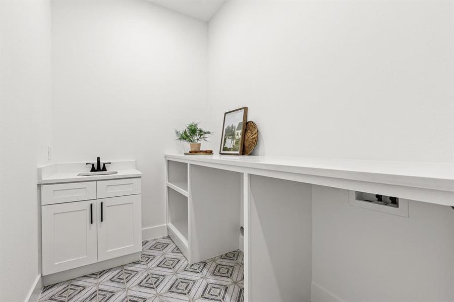 Furnished interior view inside a new home in , Dallas (Image 30).