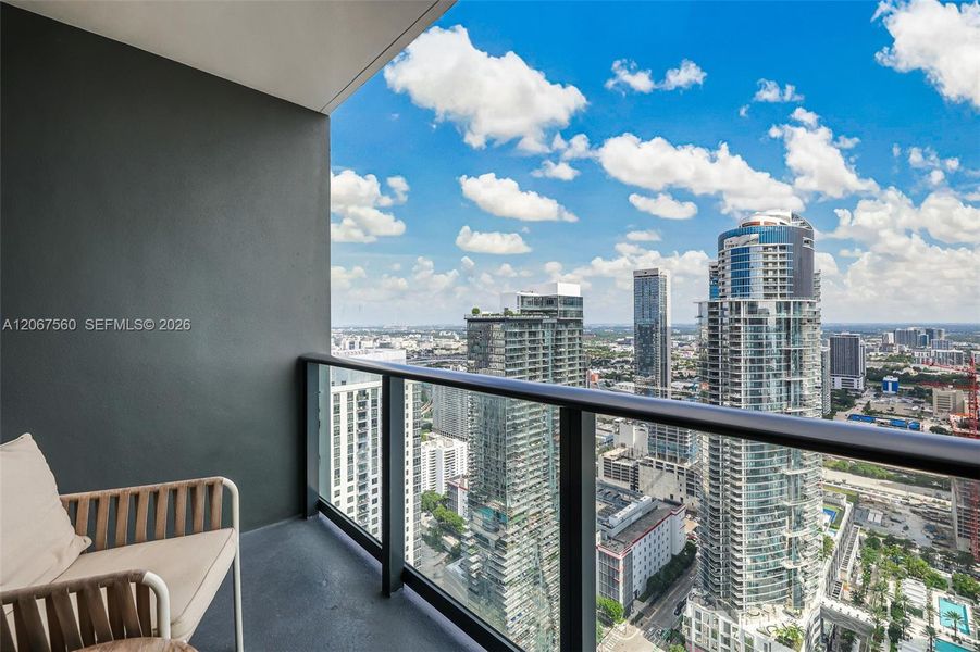Condo located in Miami, FL showcasing its design and architecture (Image 21).
