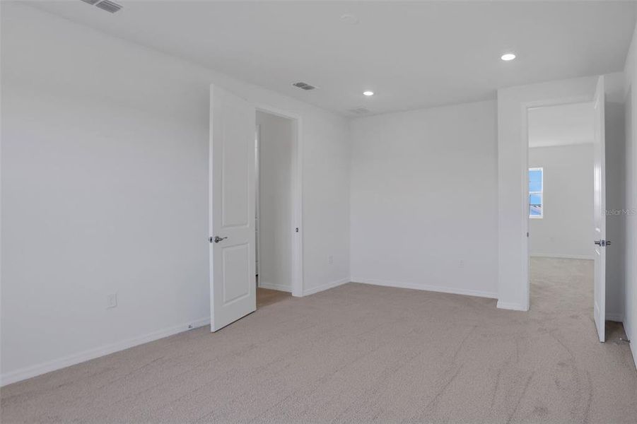 Spacious, unfurnished interior of a new home in Turnleaf, Punta Gorda (Image 17).