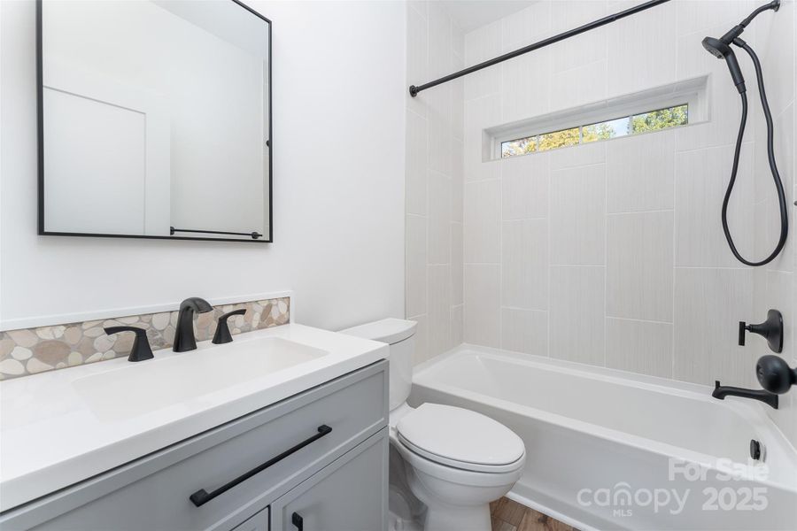 Image 19 of a home in . Image 19 of a home in .