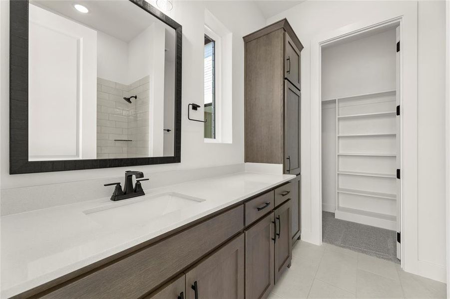 09. 4770 Zelder - 2ND Bath