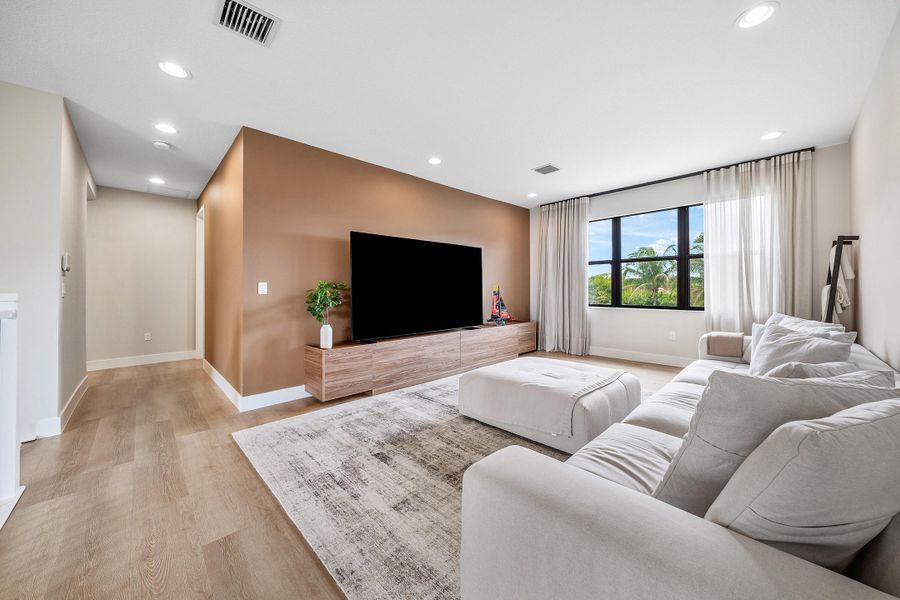 023-8124CrystalDownsAvenue-BocaRaton-FL-