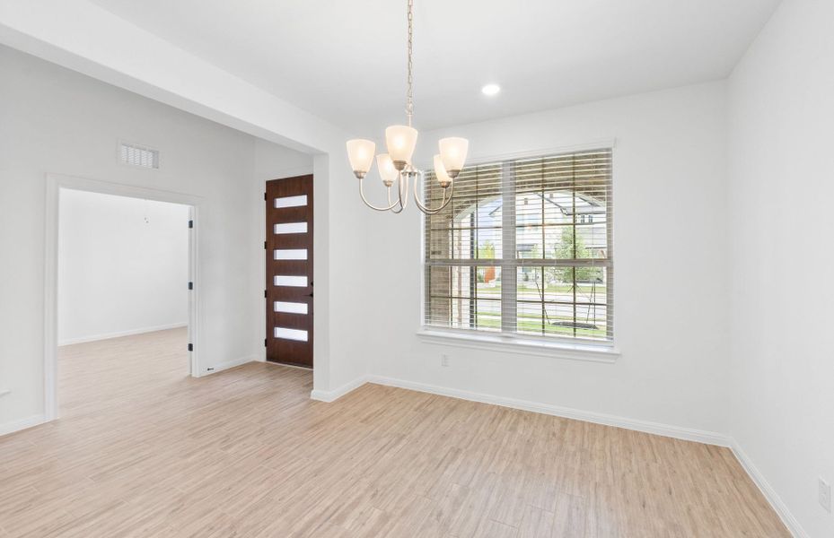 Spacious, unfurnished interior of a new home in Bluffview Reserve, Leander (Image 47).