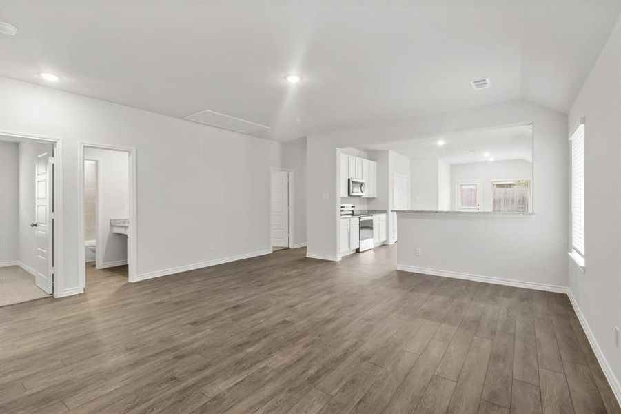 Spacious, unfurnished interior of a new home in Christian Meadows, Ennis (Image 9). Spacious, unfurnished interior of a new home in Christian Meadows, Ennis (Image 9).