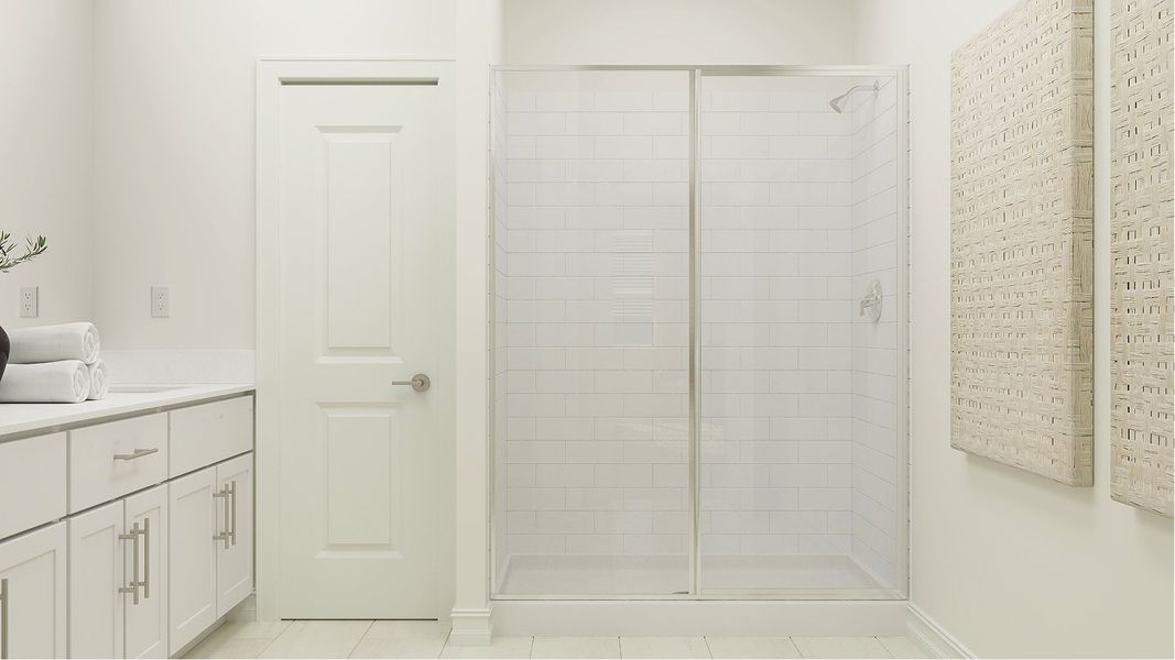 2224 Myrtle Owners Bath1 2of2 F1 Base2