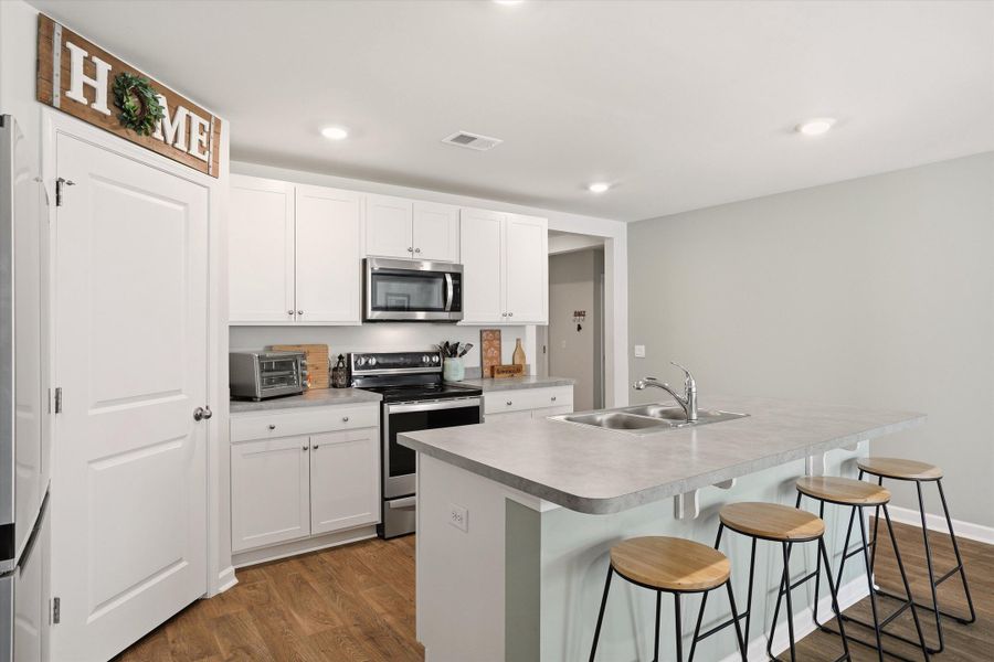 Furnished interior view inside a new home in Stone Ridge, Moncks Corner (Image 16).
