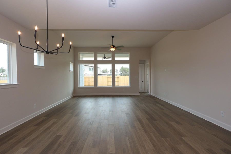 Spacious, unfurnished interior of a new home in ARTAVIA - Reserve Collection, Conroe (Image 3).