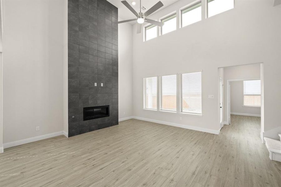 Spacious, unfurnished interior of a new home in Creekview Meadows, Pilot Point (Image 23).