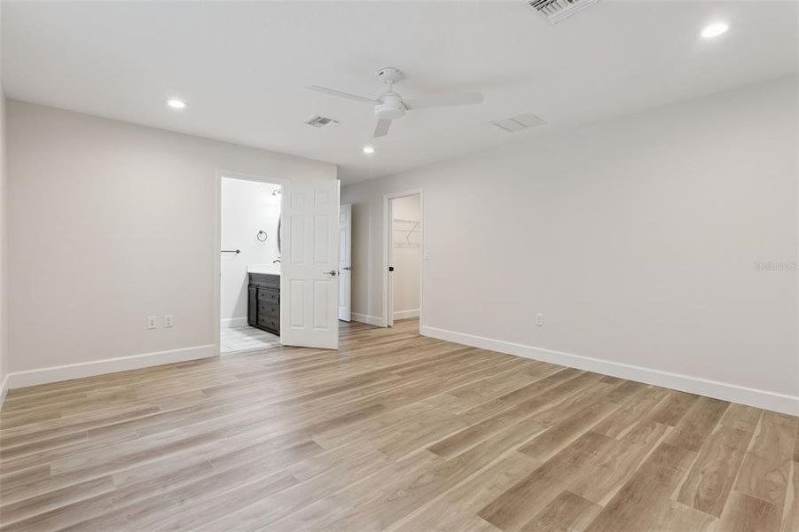 Spacious, unfurnished interior of a new home in , Tavares (Image 11).