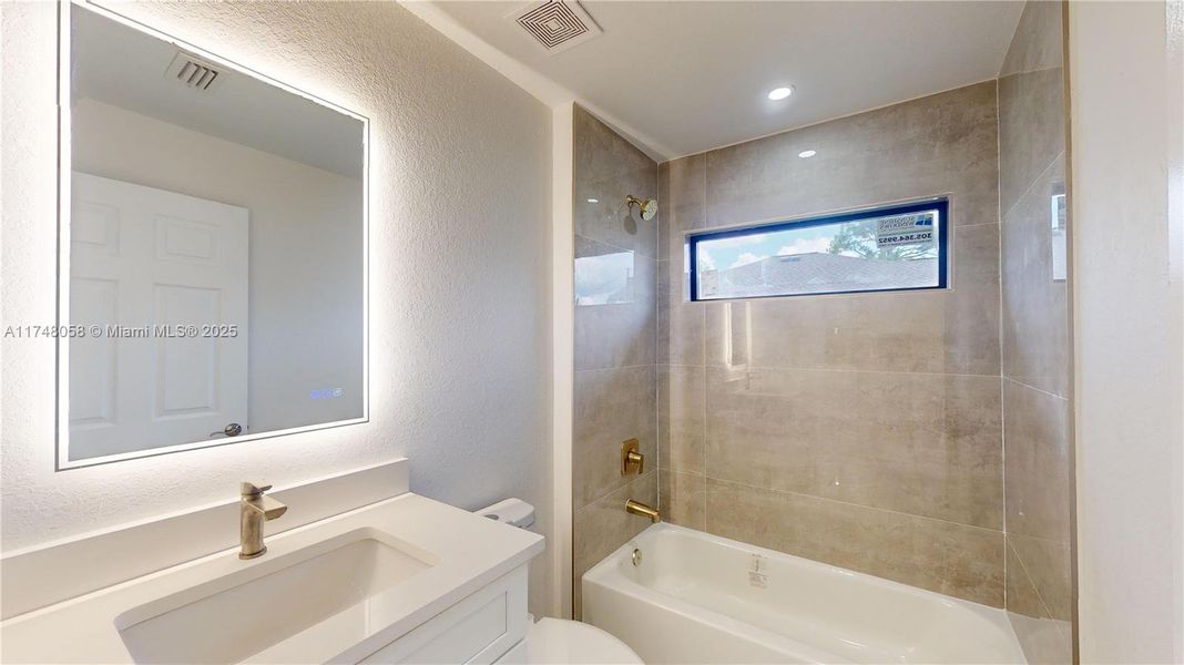 Spacious, unfurnished interior of a new home in , Cape Coral (Image 21). Spacious, unfurnished interior of a new home in , Cape Coral (Image 21).