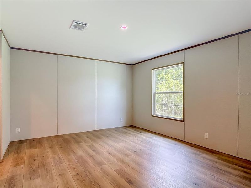 Spacious, unfurnished interior of a new home in , Deland (Image 26).