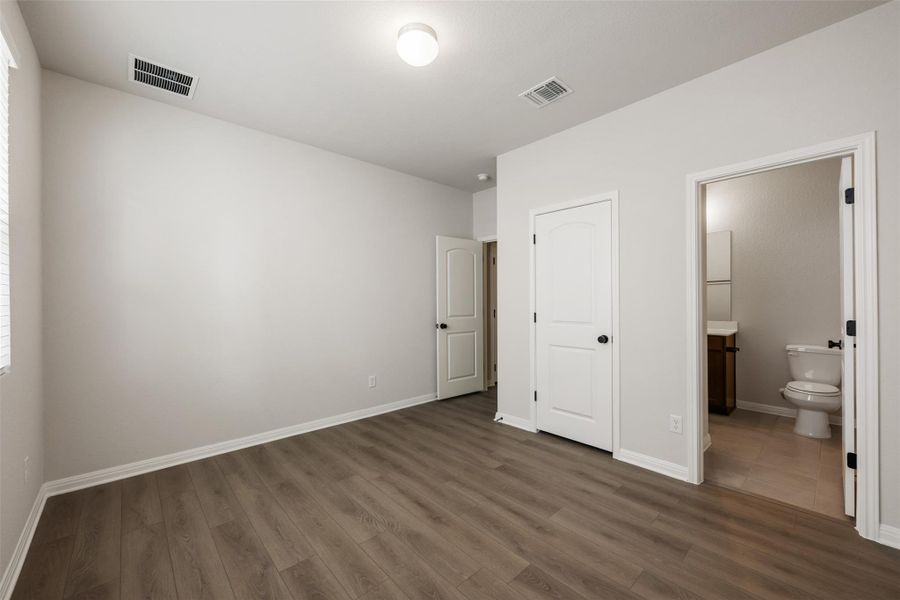 Spacious, unfurnished interior of a new home in The Colony 50s, Cedar Creek (Image 21). Spacious, unfurnished interior of a new home in The Colony 50s, Cedar Creek (Image 21).