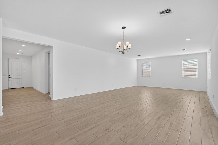 Spacious, unfurnished interior of a new home in Parkside, Avondale (Image 15).