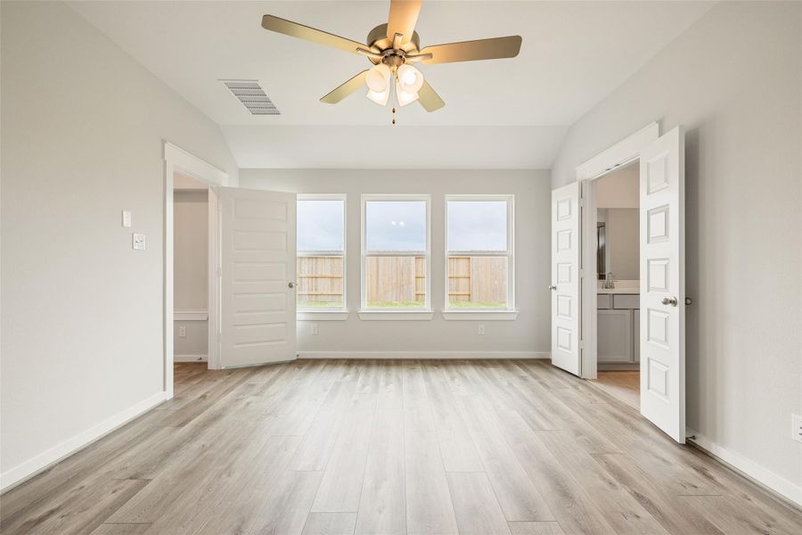Spacious, unfurnished interior of a new home in River Ranch, Dayton (Image 33).