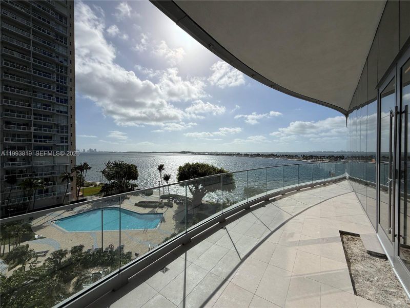 Condo located in Miami, FL showcasing its design and architecture (Image 22).