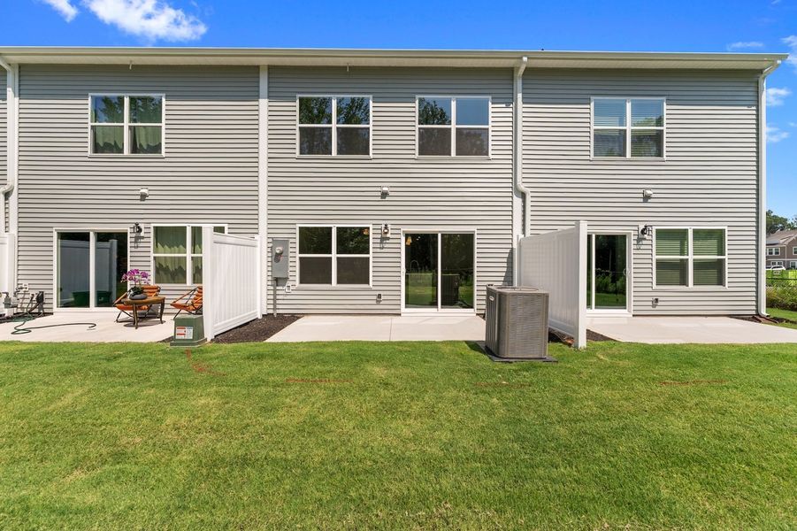 Exterior details and patio area of a home in Edwards Station, Taylors (Image 3).