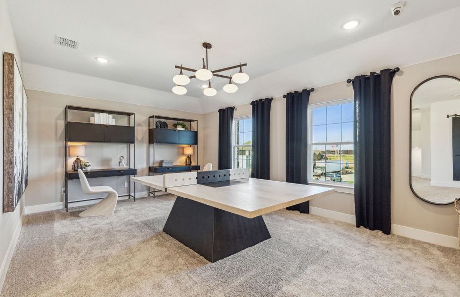 Representative furnished interior of a home built from the Sondra by Pulte Homes in Wellington, Fort Worth (Image 8).