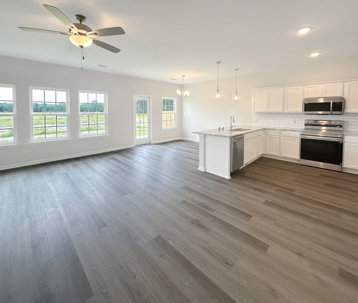 Spacious, unfurnished interior of a new home in Tranquil South, Hinesville (Image 9).