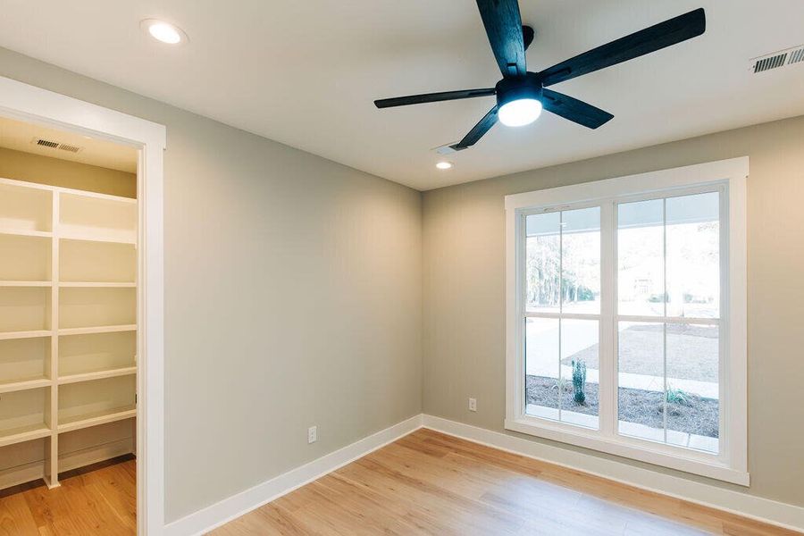 Spacious, unfurnished interior of a new home in , Walterboro (Image 36).