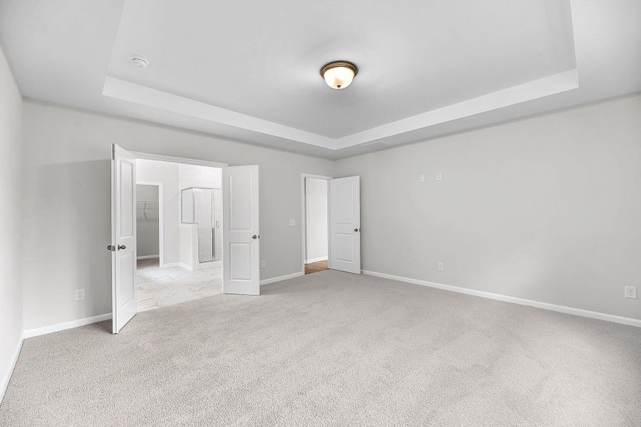 Spacious, unfurnished interior of a new home in Sweetgrass Station, Summerville (Image 35).