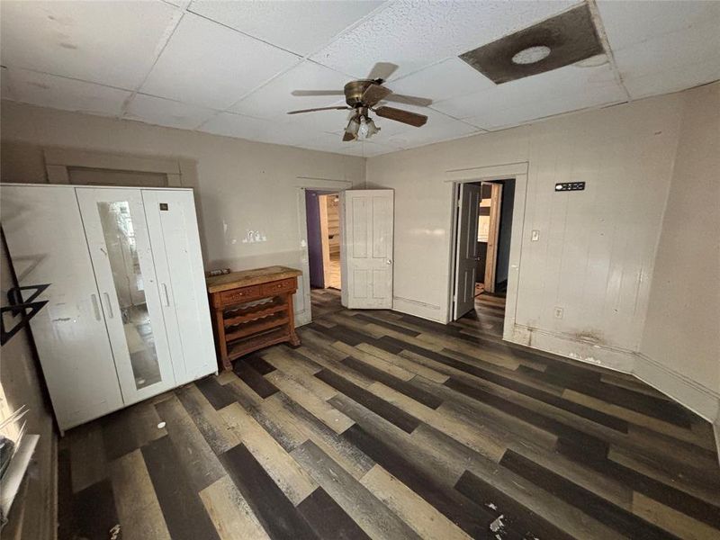 Spacious, unfurnished interior of a new home in , Cleburne (Image 7).