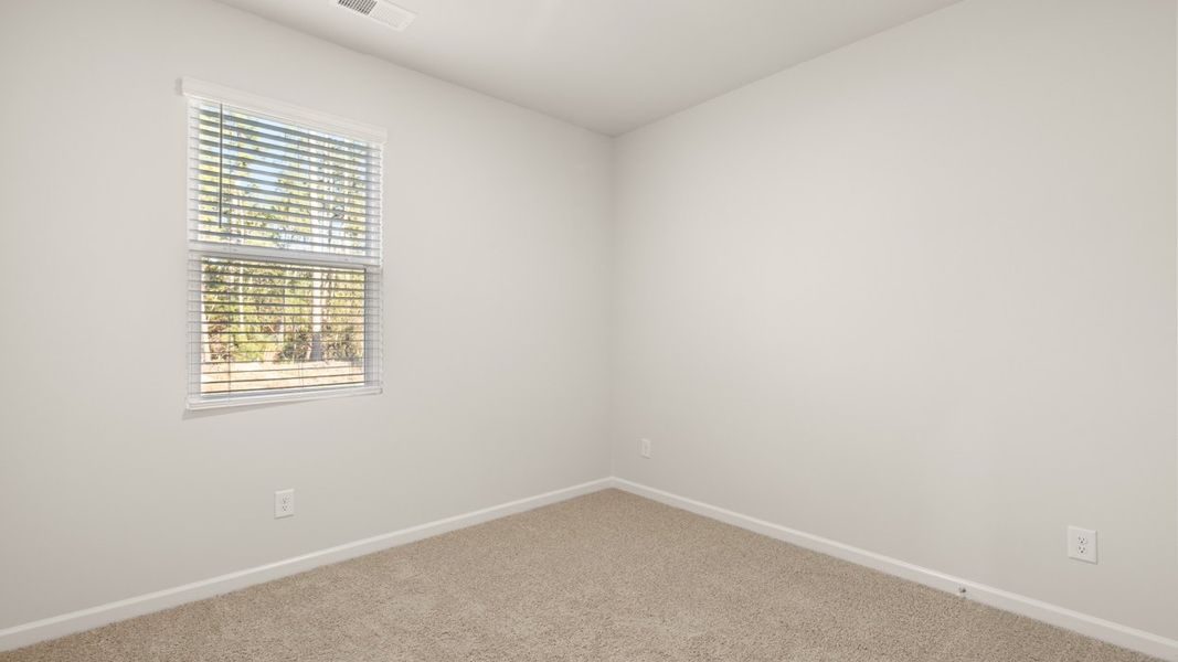 Spacious, unfurnished interior of a new home in Bellemeade Landing, Augusta (Image 20).