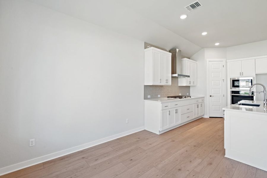 Spacious, unfurnished interior of a new home in Park Collection at Lariat, Liberty Hill (Image 27). Spacious, unfurnished interior of a new home in Park Collection at Lariat, Liberty Hill (Image 27).