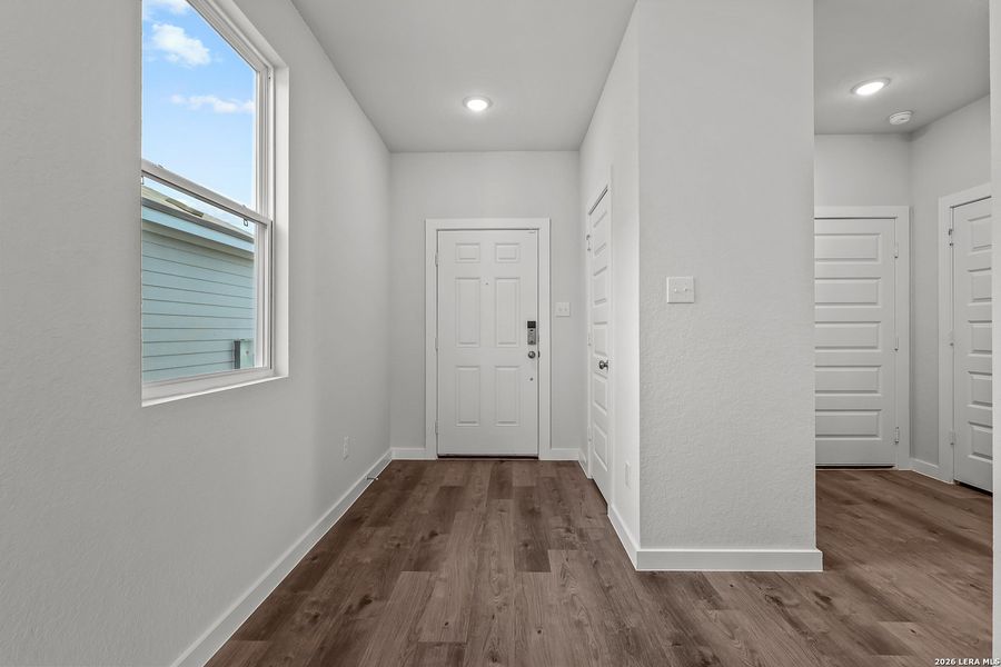 Spacious, unfurnished interior of a new home in Agave, San Antonio (Image 23).