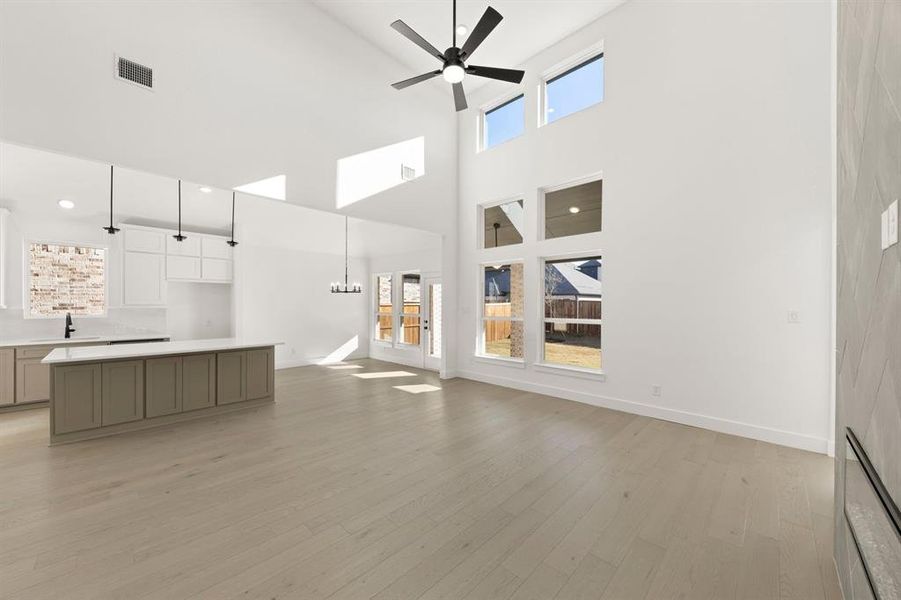 Spacious, unfurnished interior of a new home in Edgewood Creek, Celina (Image 23).