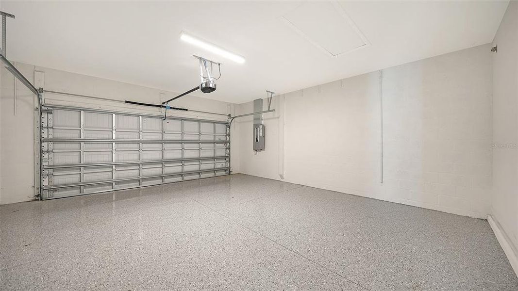 Spacious, unfurnished interior of a new home in Palmera, Venice (Image 42).