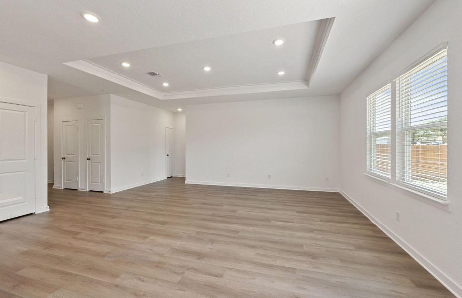 Spacious, unfurnished interior of a new home in Skyview, Belton (Image 10).