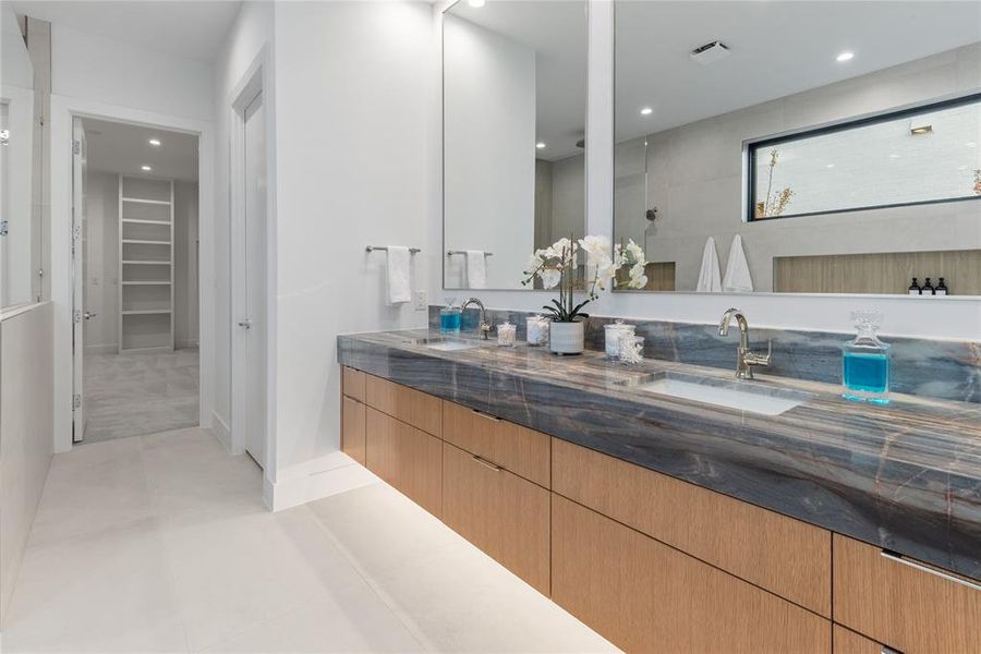 Furnished interior view inside a new home in , Dallas (Image 9).