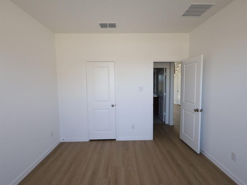 Spacious, unfurnished interior of a new home in Vintage Village, Argyle (Image 25).