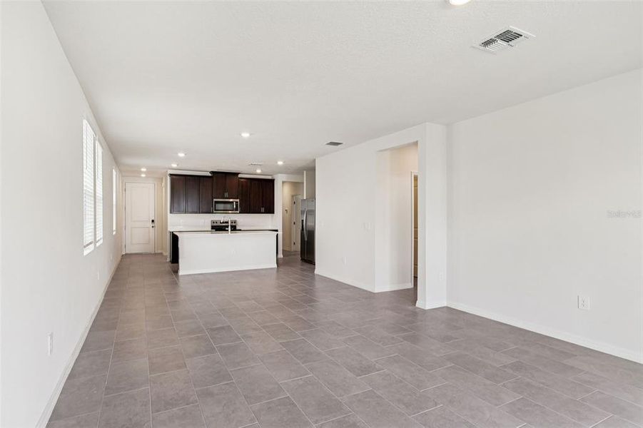 Spacious, unfurnished interior of a new home in Wynnstone - Classic Series, Haines City (Image 15).