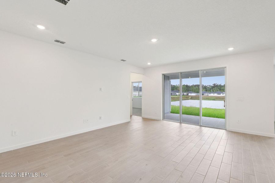 Spacious, unfurnished interior of a new home in Azalea Creek, Jacksonville (Image 18). Spacious, unfurnished interior of a new home in Azalea Creek, Jacksonville (Image 18).