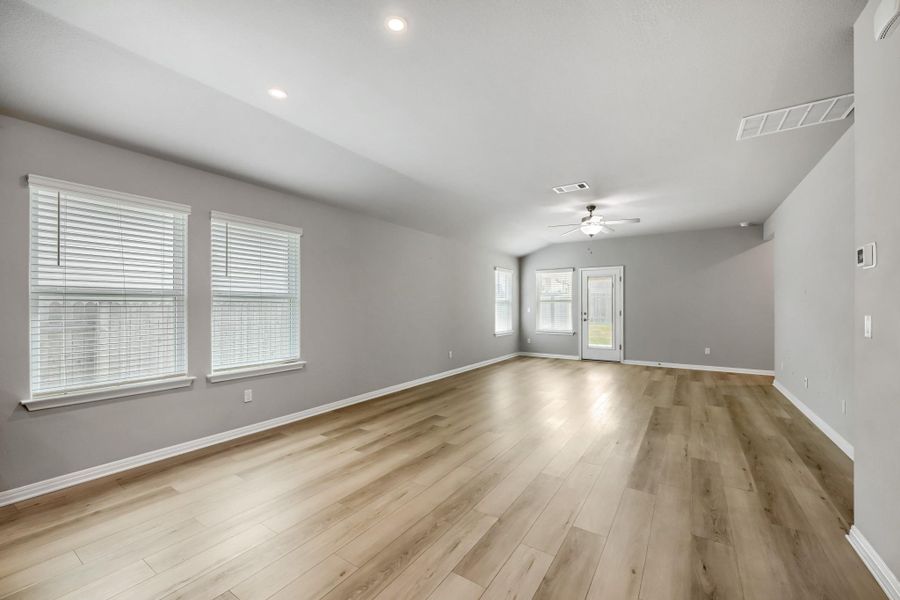 Spacious, unfurnished interior of a new home in , Buda (Image 15). Spacious, unfurnished interior of a new home in , Buda (Image 15).