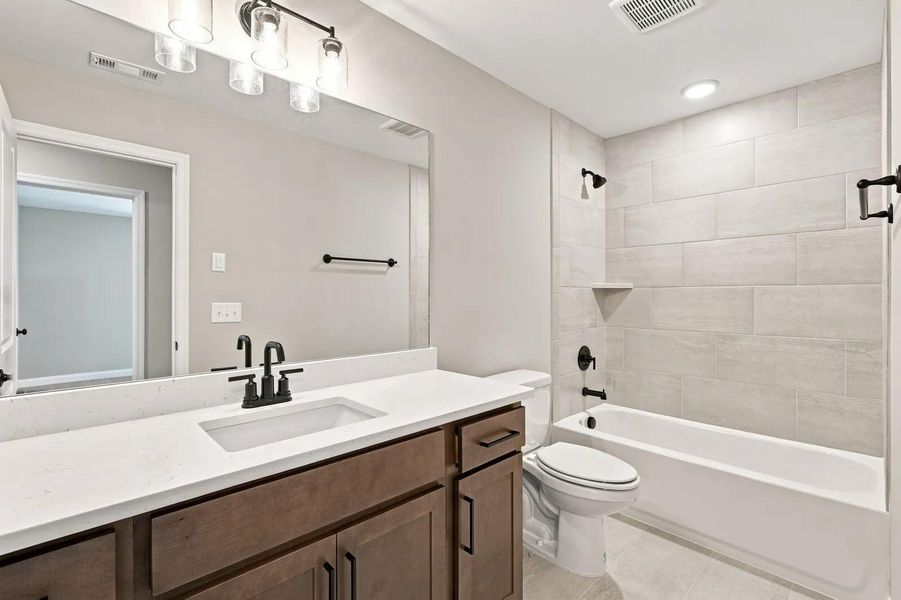 Monroe B Bathroom 3 Monroe B Bathroom 3