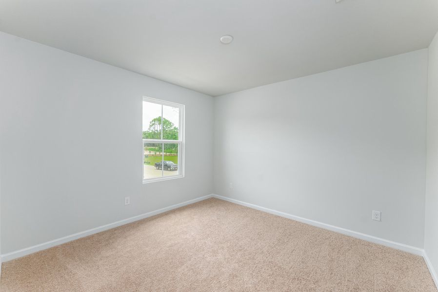 Spacious, unfurnished interior of a new home in , Summerville (Image 12).