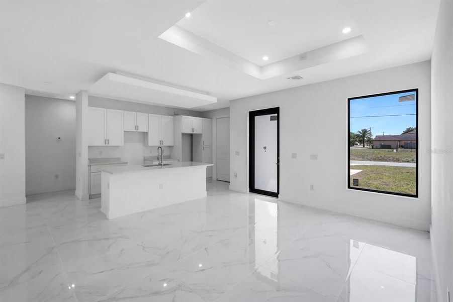 Spacious, unfurnished interior of a new home in , Lehigh Acres (Image 14).