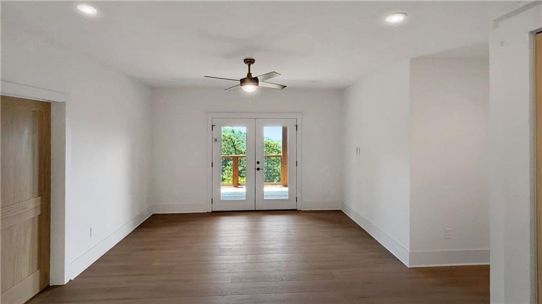 Spacious, unfurnished interior of a new home in , Jasper (Image 14).
