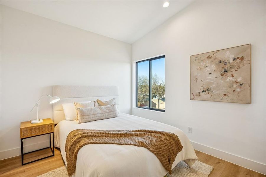 Furnished interior view inside a new home in , Dallas (Image 10).