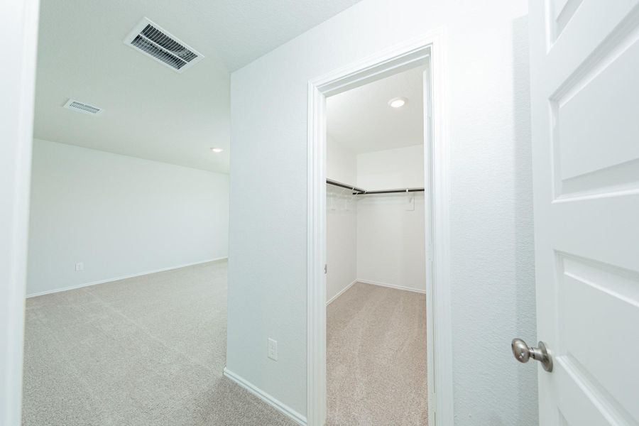 Spacious, unfurnished interior of a new home in Townsend Reserve, Splendora (Image 16).