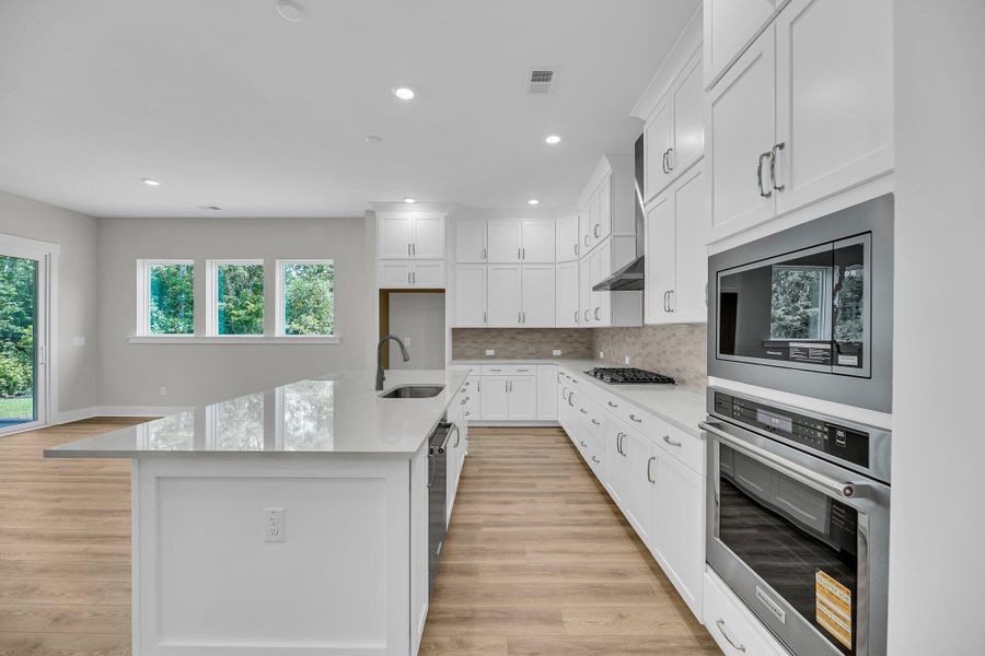 Furnished interior view inside a new home in Hidden Ponds Reserve, Awendaw (Image 18). Furnished interior view inside a new home in Hidden Ponds Reserve, Awendaw (Image 18).