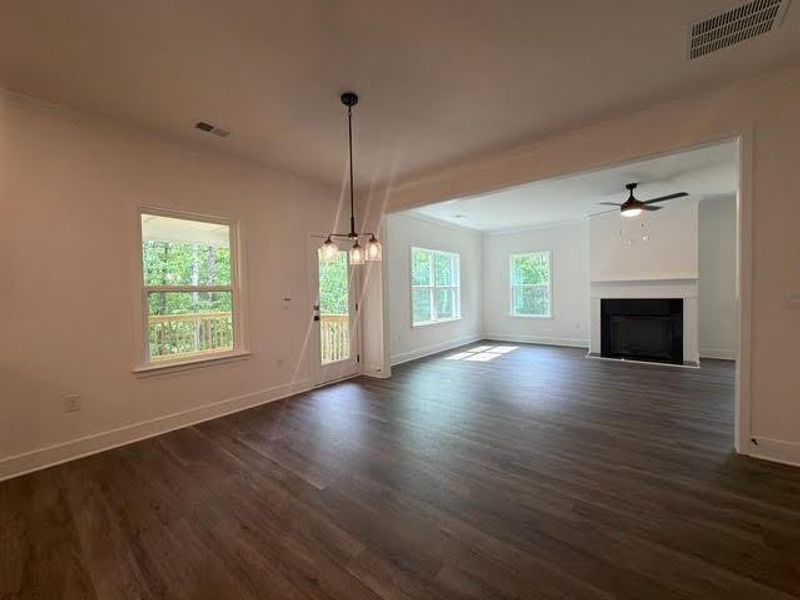 Spacious, unfurnished interior of a new home in Tuscany Hills, Douglasville (Image 14).