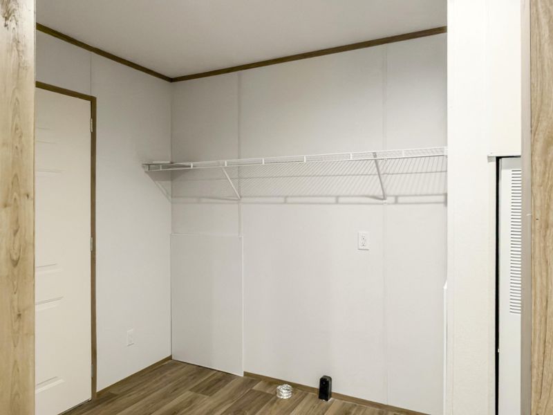 Spacious, unfurnished interior of a new home in , Round O (Image 15).