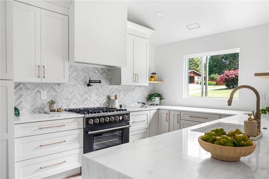 Furnished interior view inside a new home in , Alpharetta (Image 6).
