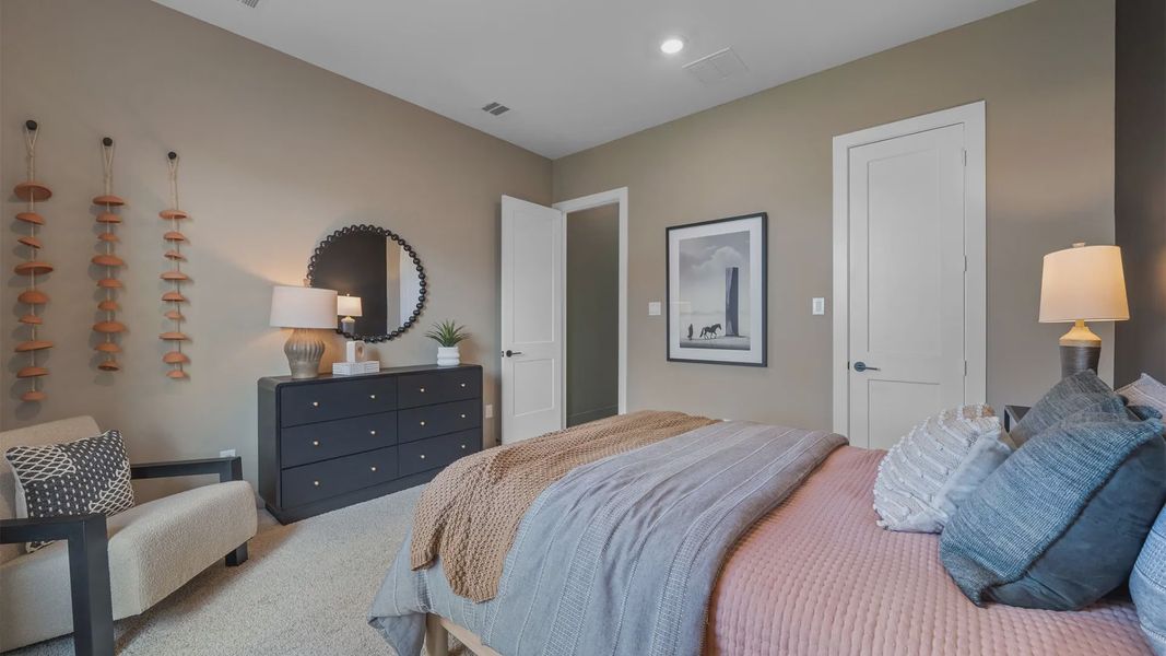 Representative furnished interior of a home built from the Brentwood by Chesmar Homes in Wildrye 60', Waller (Image 26). Representative furnished interior of a home built from the Brentwood by Chesmar Homes in Wildrye 60', Waller (Image 26).