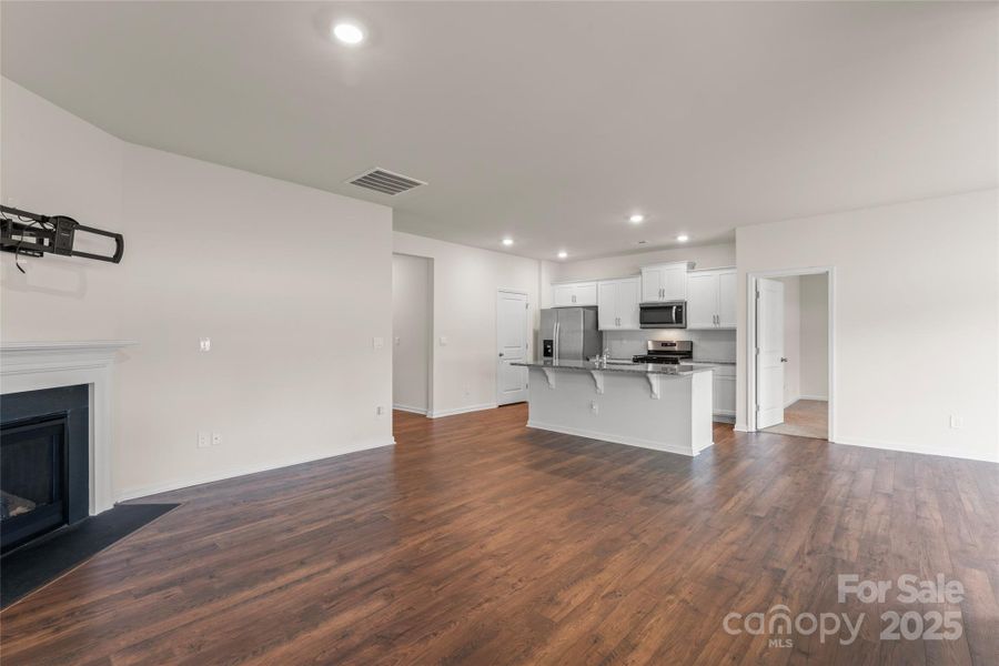 Spacious, unfurnished interior of a new home in Azalea Ridge, Mount Holly (Image 37).