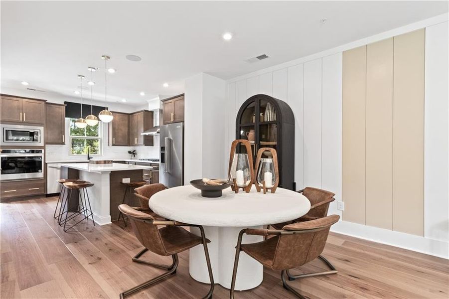 Furnished interior view inside a new home in 1871 Hollywood, Atlanta (Image 7).