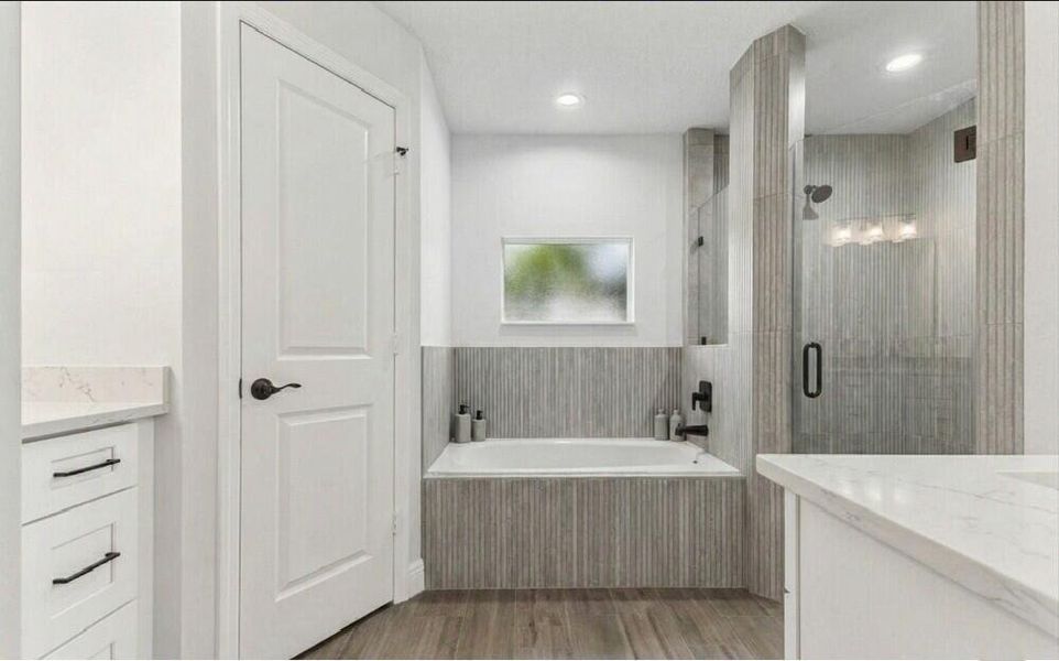 Master Bathroom Master Bathroom